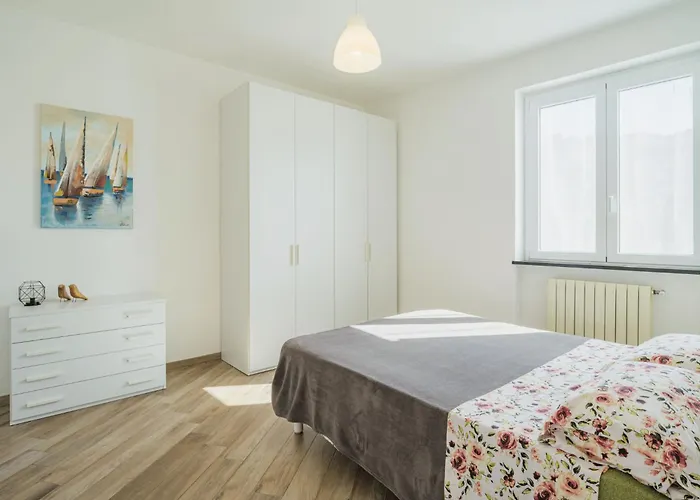 Sorvegallo By Interhome Moneglia