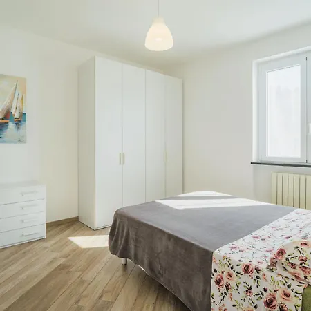 Sorvegallo By Interhome Moneglia