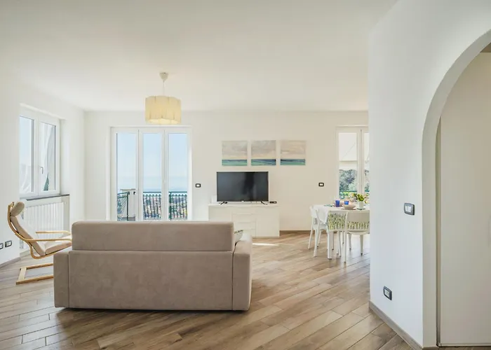 Sorvegallo By Interhome Moneglia